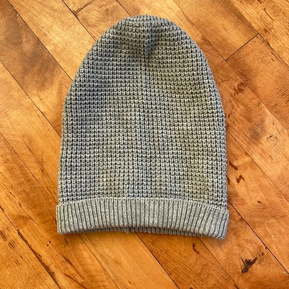 Knitted hat - Picture 2 of 4